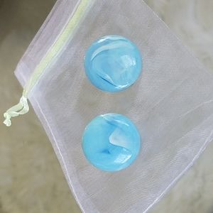 Vintage white blue marble ocean wave round post earrings